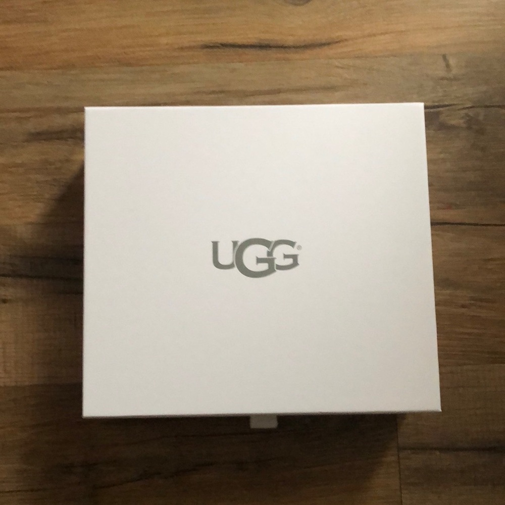 Ugg sheepskin and suede care kit